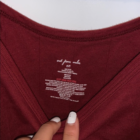 Maroon tank - Picture 2 of 2